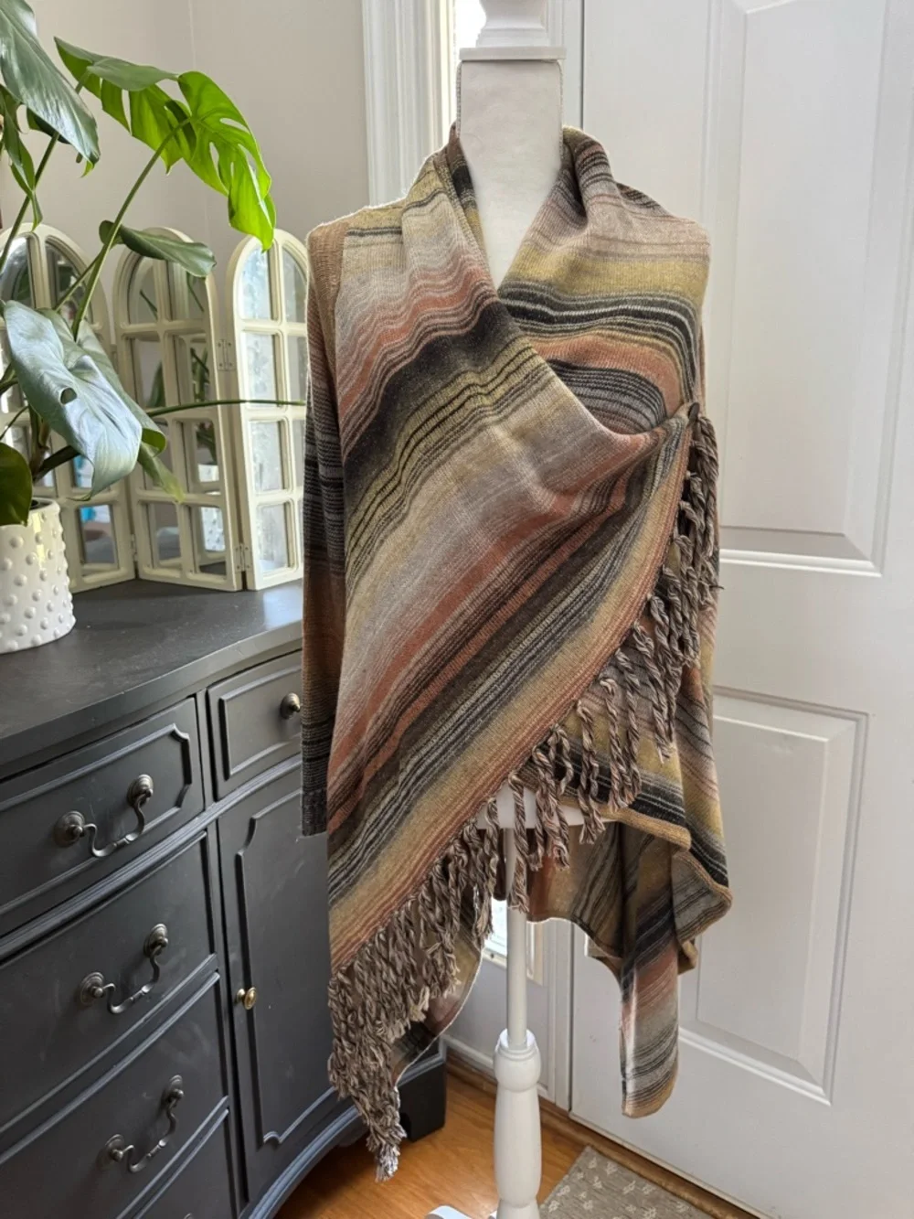 Love Stitch Neutral Striped Knit Cardigan with fringed hem Size M - Picture 2 of 8